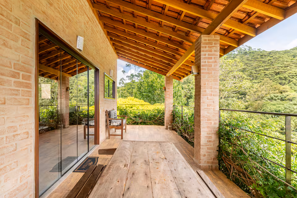 Chalé Manacá — 2 Suítes premium e Lareira a Lenha 2