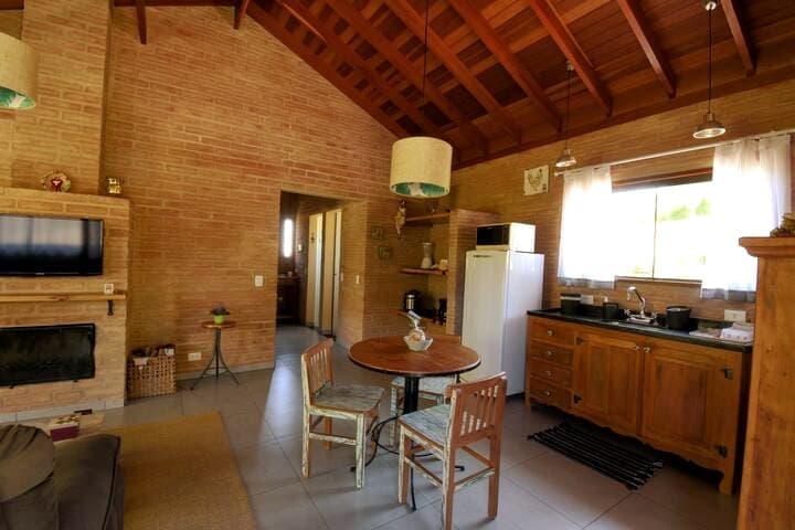 Chalé Hortensia — Luxo em cada detalhe, com Lareira e Privacidade para Casais 8