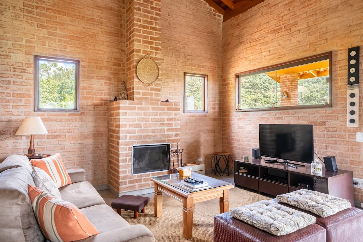 Chalé Manacá — 2 Suítes premium e Lareira a Lenha 6